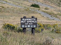 Yellowstone Mammoth Hotsprings (1).JPG